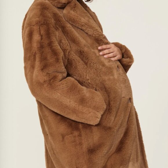 Small - EMILIA GEORGE - Faux Fur Maternity Coat Camel Teddy $545 msrp - Picture 12 of 14